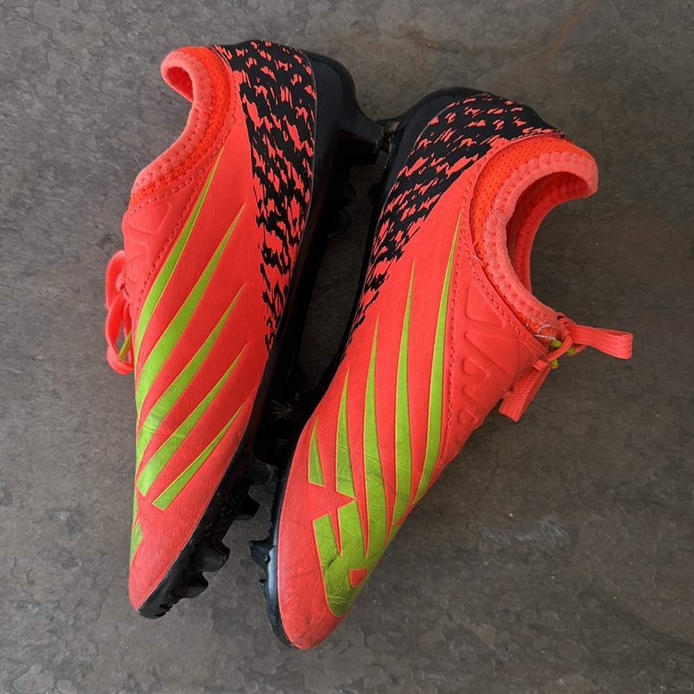 New Balance Furon Youth Soccer cleats - Picture 3 of 8
